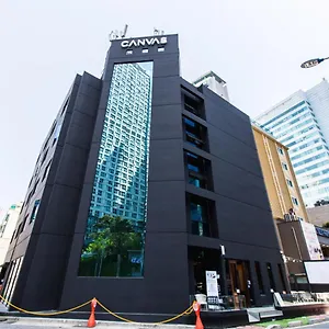 Canvas Black Hostel
