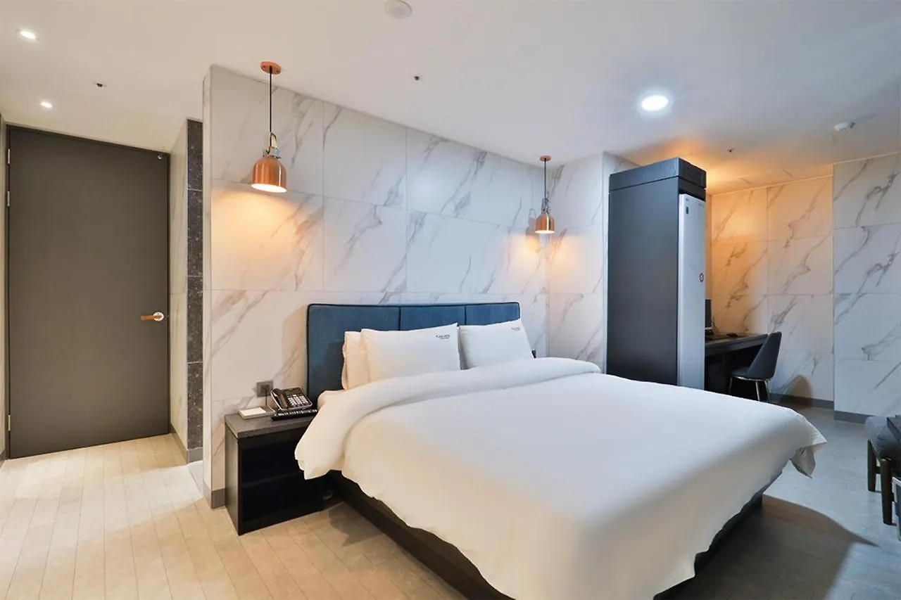 Hotel Yuna Business Busan 2*,  South Korea