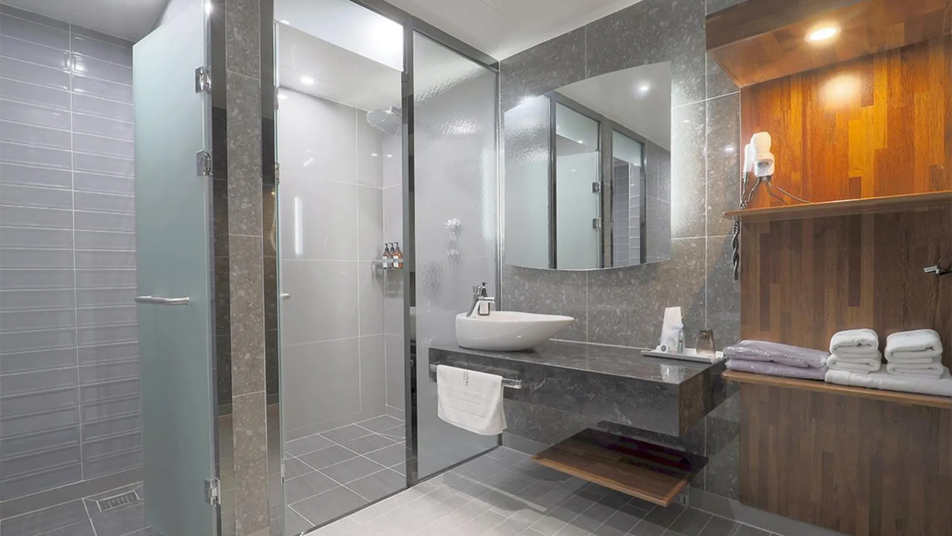 Hotel Yuna Business Busan 2*,  South Korea