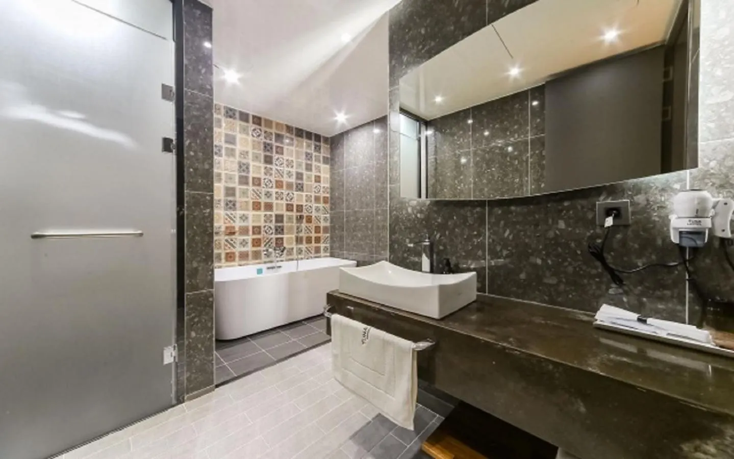 Hotel Yuna Business Busan 2*,
